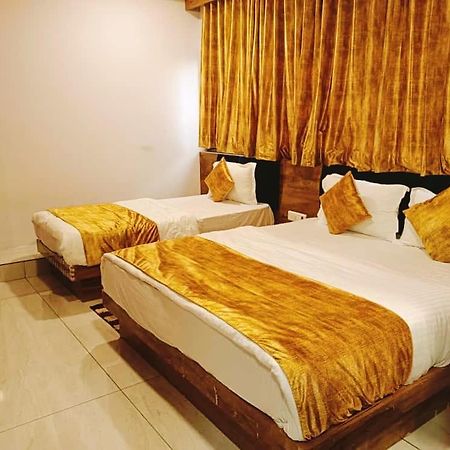 Hotel Mansarovar,ואדודרה מראה חיצוני תמונה