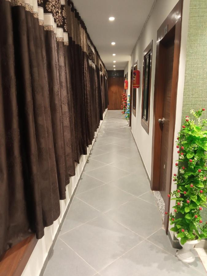 Hotel Mansarovar,ואדודרה מראה חיצוני תמונה