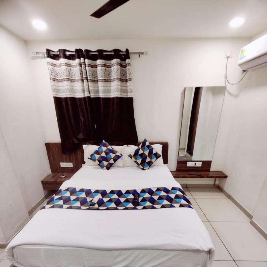Hotel Mansarovar,ואדודרה מראה חיצוני תמונה